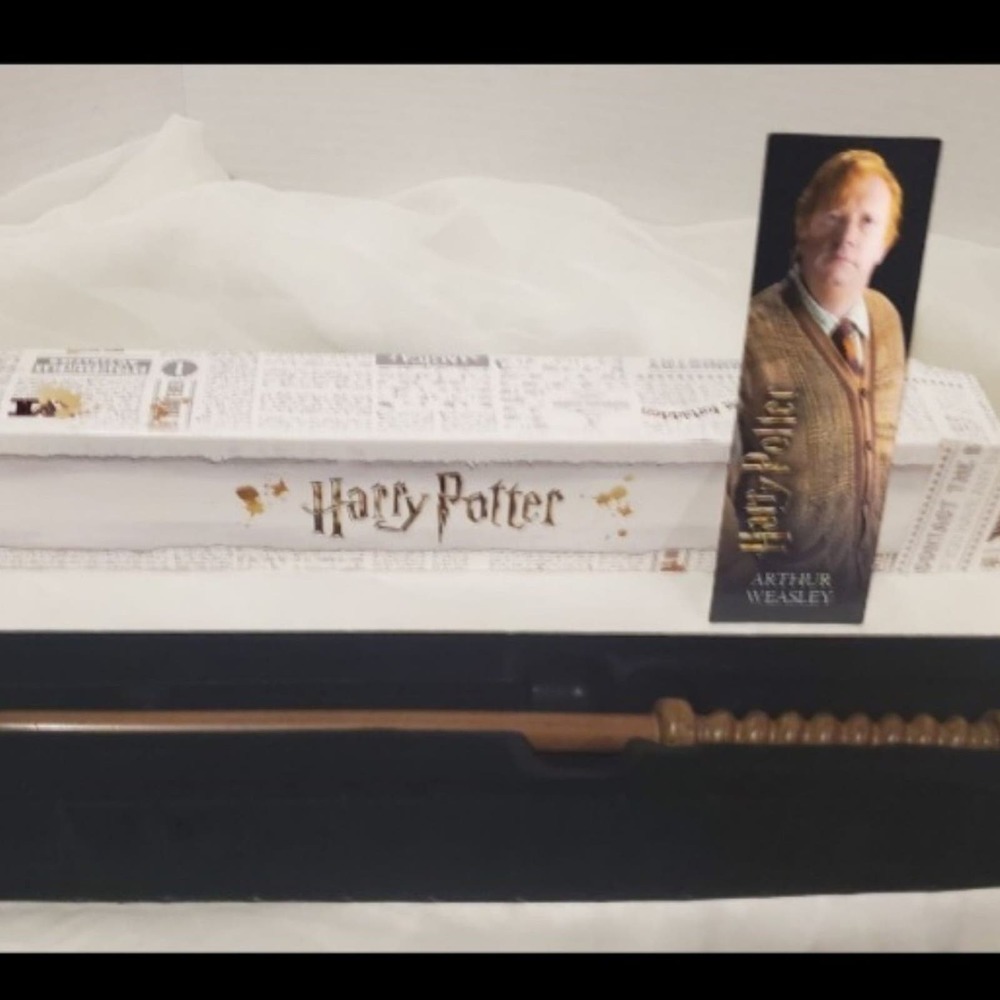 In BOX WB Arthur Weasley Wizarding World Magic Staff Wand